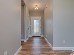 322 N Parker Cir, Lawrence, KS 66049