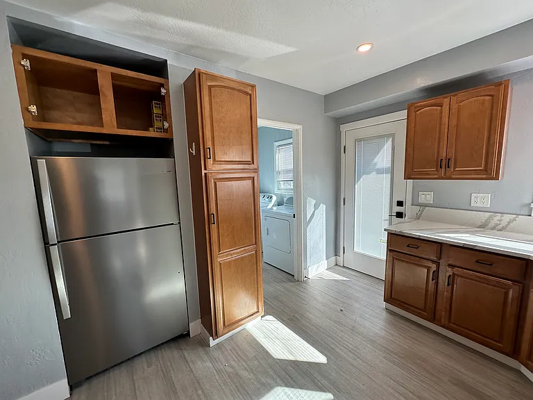 553 Flower Ave — Photo 8