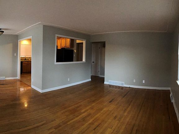 Open and bright floor plan