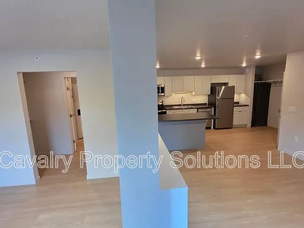 1221 Commonwealth Ave #207, Duluth, MN 55808