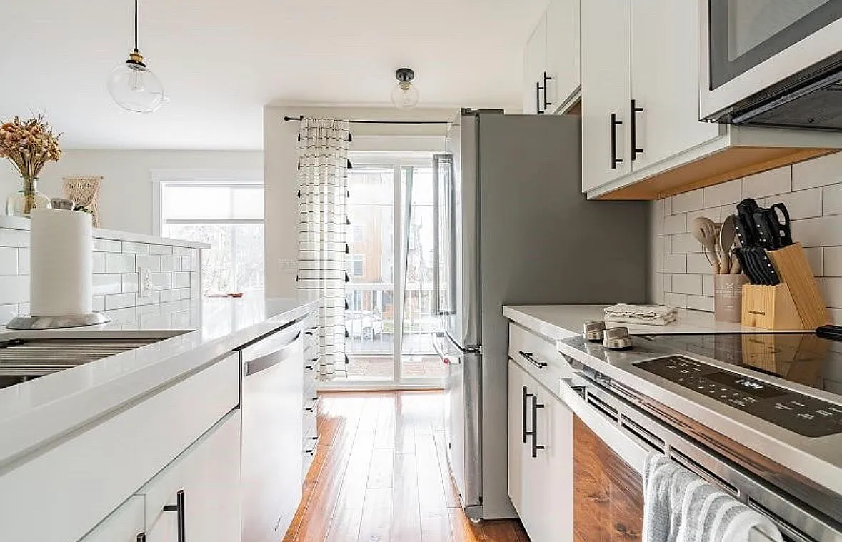 2 bed, $2,795 — Photo 2