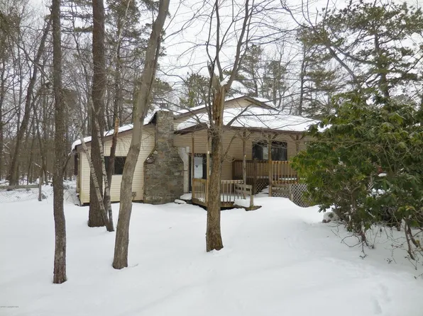 6324 Laurel Rd, Pocono Summit, PA 18346
