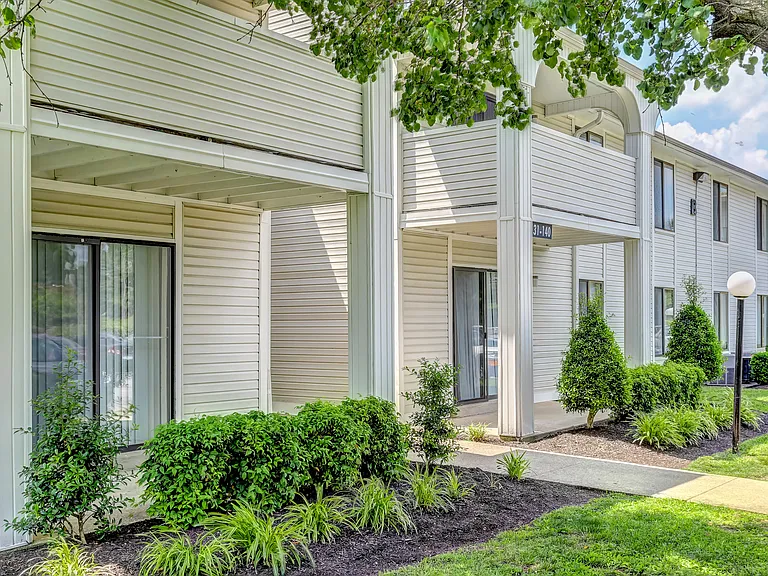 Starline Apartments — Photo 4