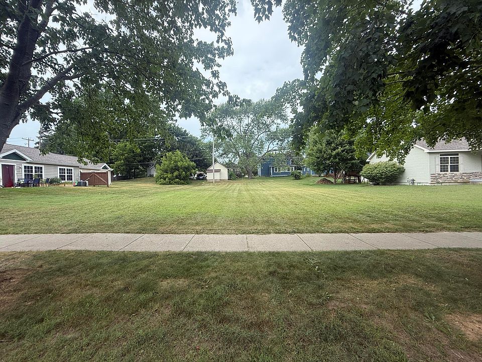 1st image of 596 W Fennville St