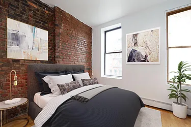 Rented by R New York