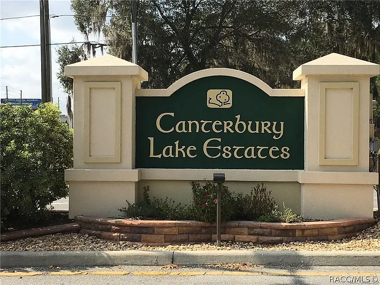 2675 N Canterbury Lake Dr — Photo 2