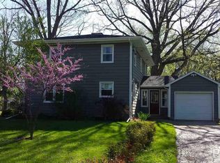 410 W Maple Dr, Eureka, IL