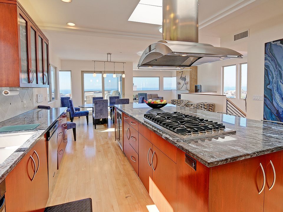 1st image of 2313 Bayview Dr