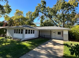 326 Indian Dr, Glen Ellyn, IL 60137