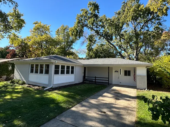 326 Indian Dr, Glen Ellyn, IL 60137