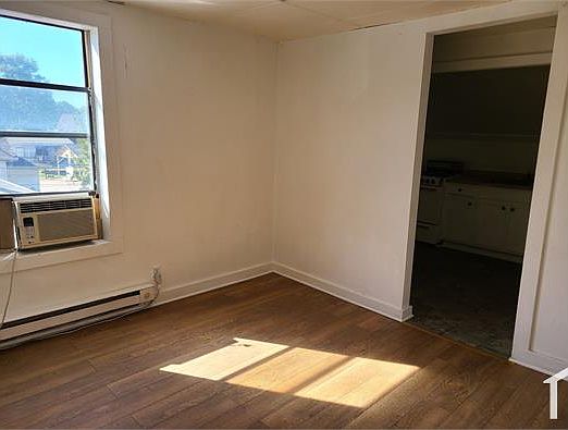 2nd image of 305 Bowman Ave #4
