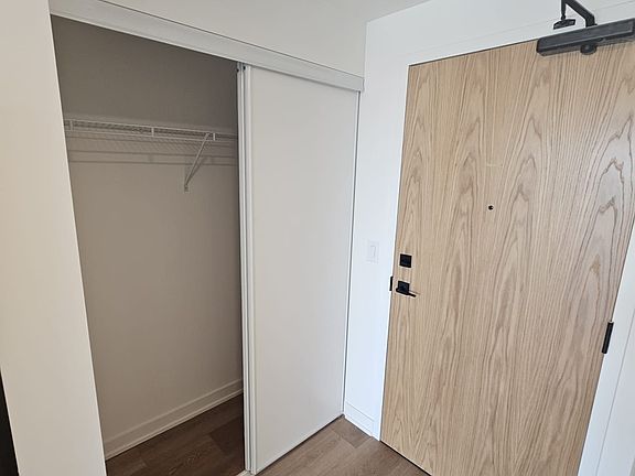 4th image of 33 Erie Ave #610