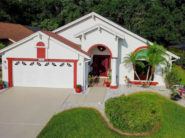 889 Crestridge Cir, Tarpon Springs, FL 34688