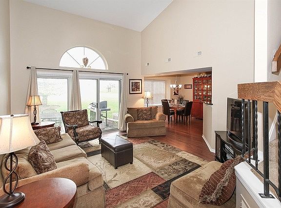 4th image of 1734 W Orchard Pl