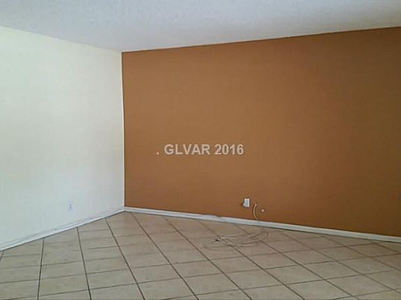 3rd image of 4101 Esmeralda Ave
