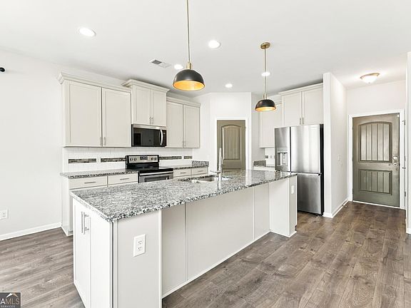 2nd image of 9 Julliard Ct
