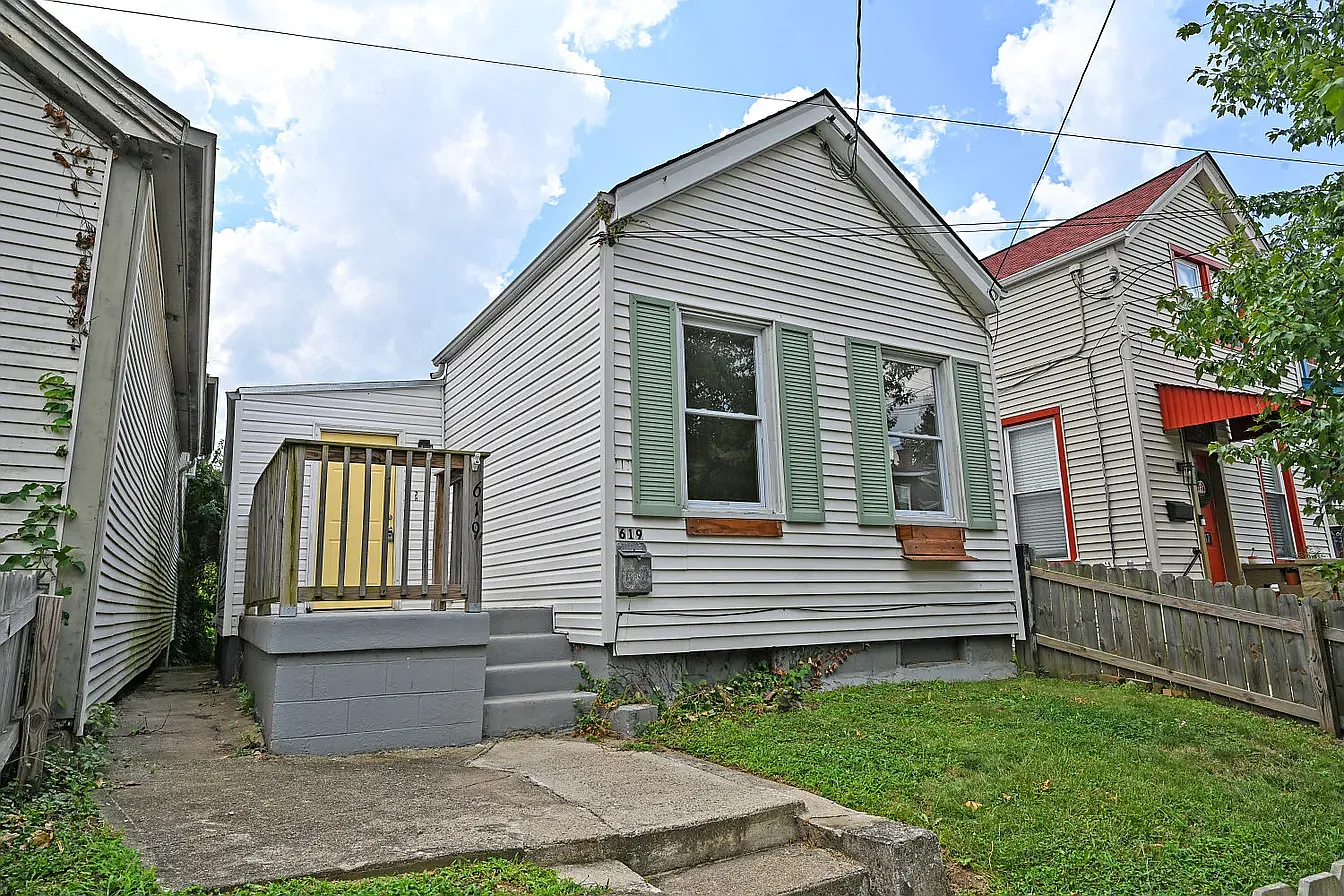 2 bed, 900 sqft, $1,450 — Photo 1