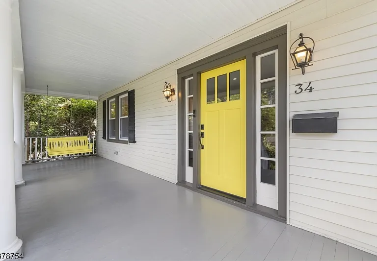 34 Parkview Dr — Photo 2