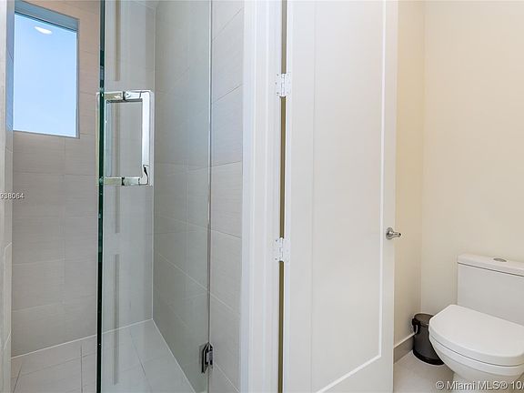 4th image of 6401 NW 103rd Pl #301