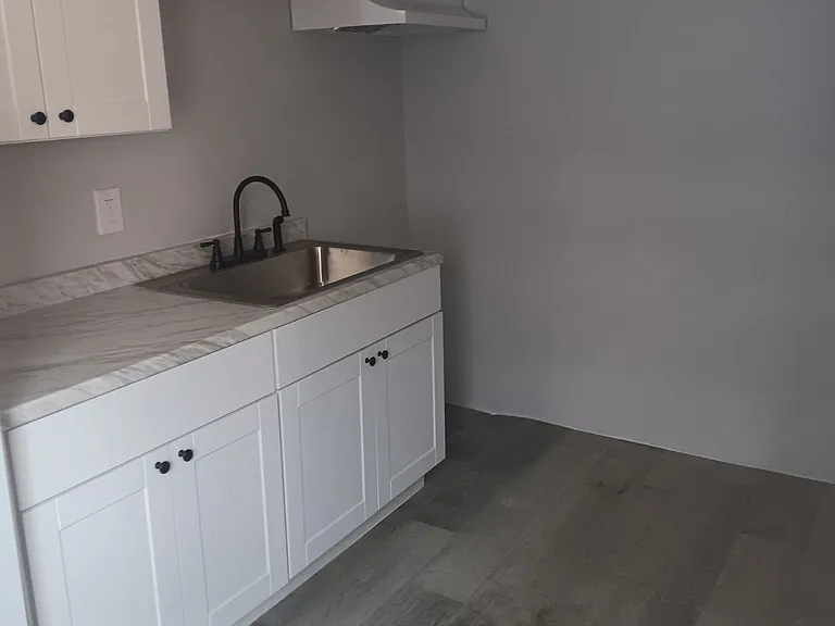 323 Commercial St #3 — Photo 5