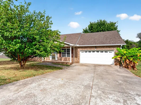225 Raintree Dr, Clarksville, TN 37042