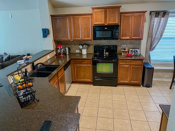 2nd image of 3626 Ashland Clf