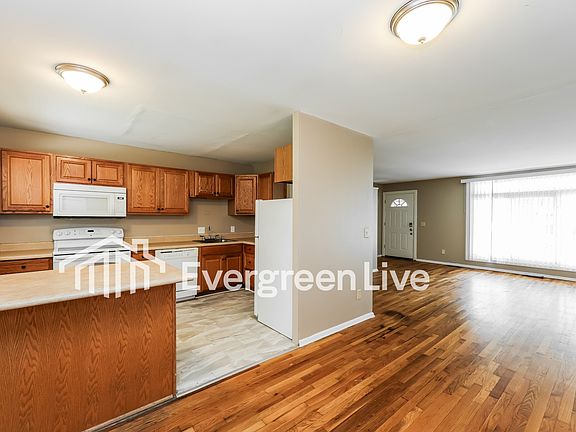 4th image of 10698 Chelmsford Rd