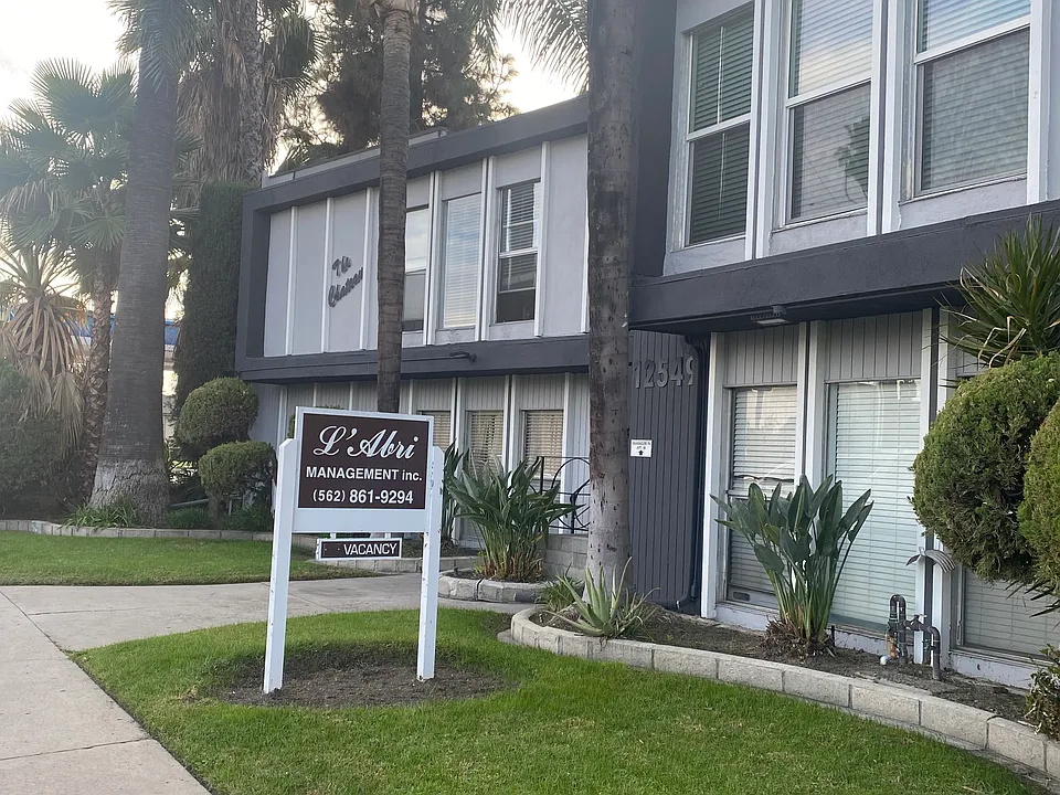 Chateau Apartments