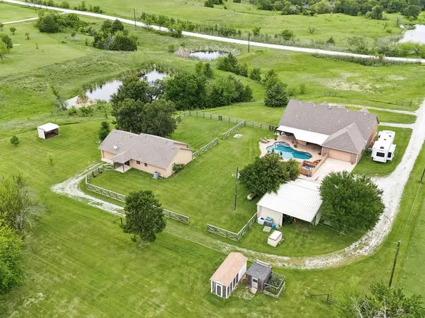 2330 Hockley Creek Rd, Gainesville, TX 76240