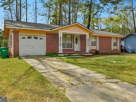 3rd image of 8941 Ashwood Dr