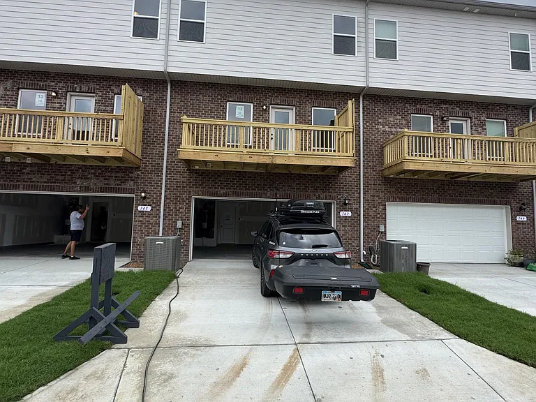 147 Rosebush Ln — Photo 13