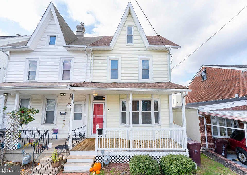 1st image of 207 Woodlawn Ave
