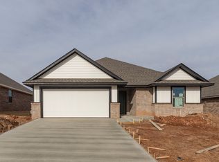 2909 Warwick Way, Moore, OK 73160