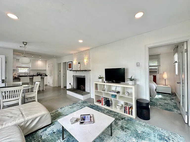 101 Briarwood Ave #B — Photo 4