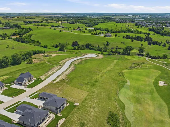 5013 Macleod Cir, Manhattan, KS 66503
