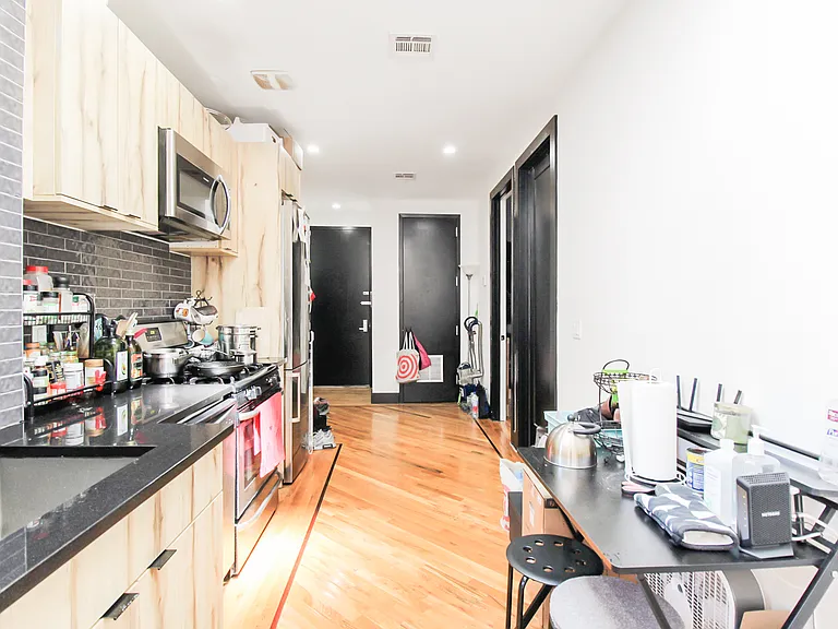 276 E 23rd St #3 — Photo 4