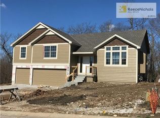 805 Colonial Dr, Pleasant Hill, MO 64080