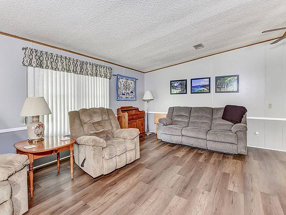 2nd image of 2403 Sandlewood Ln
