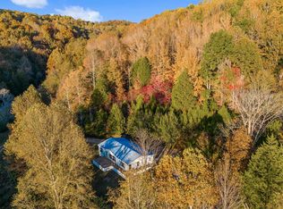 726 Rogues Fork Rd, Bethpage, TN 37022