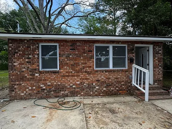 1180 N Acadian Thwy E, Baton Rouge, LA 70802