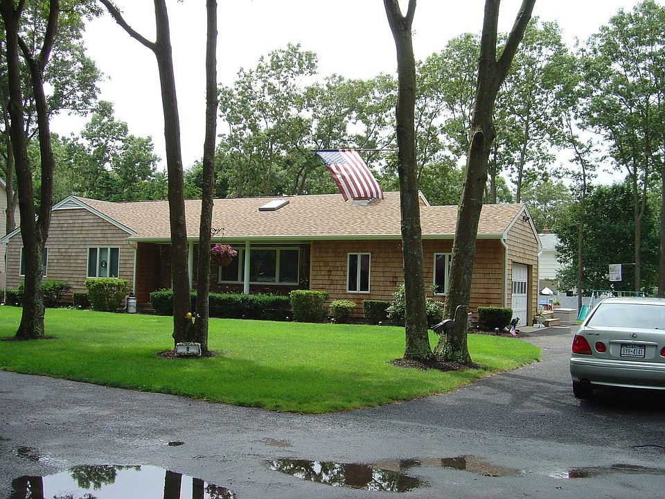 1st image of 8 Dogwood Ln