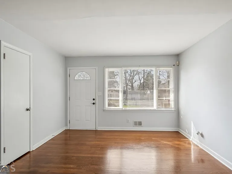 2078 Parker Ranch Rd SE — Photo 3