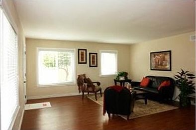 2nd image of 937 Emerald Way