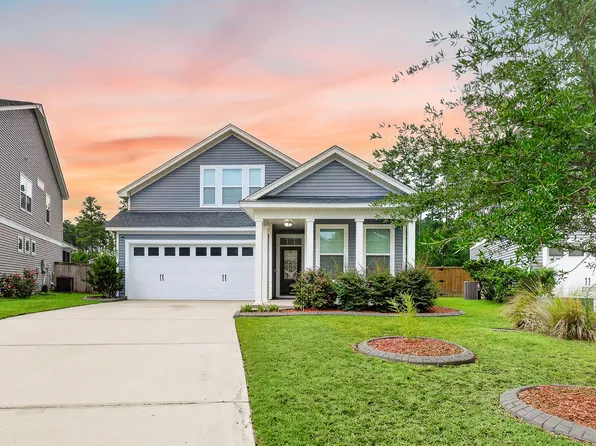 251 Palmetto Walk Dr, Summerville, SC 29486