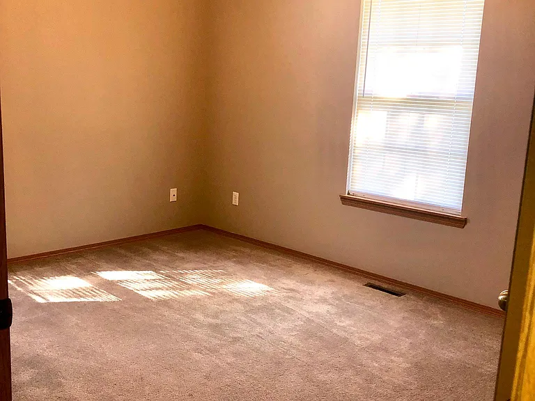 715 N Main Ave — Photo 6