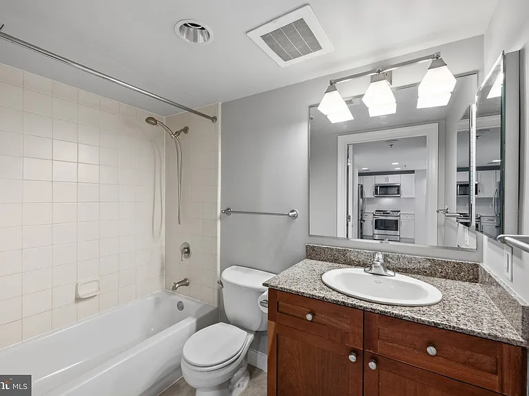 777 7th St NW #1021 — Photo 15