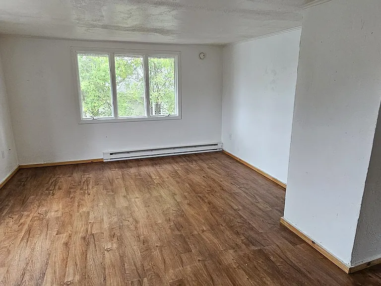 28 Columbia St #3 — Photo 2