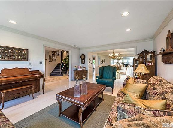 4th image of 2318 Halyard Dr