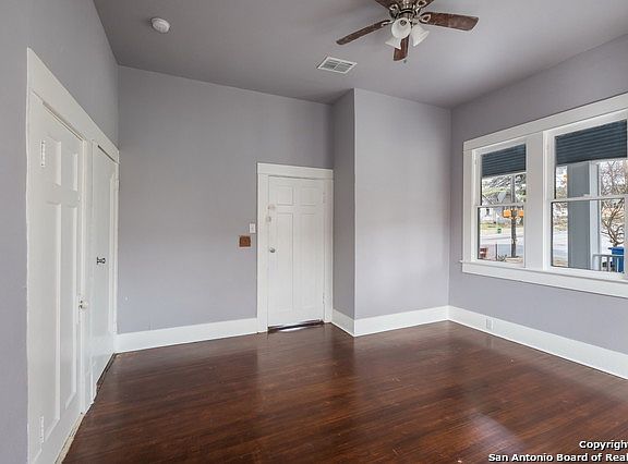 2nd image of 836 W Woodlawn Ave #1