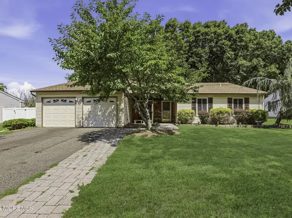 18 Snowdrift Lane, Howell, NJ 07731